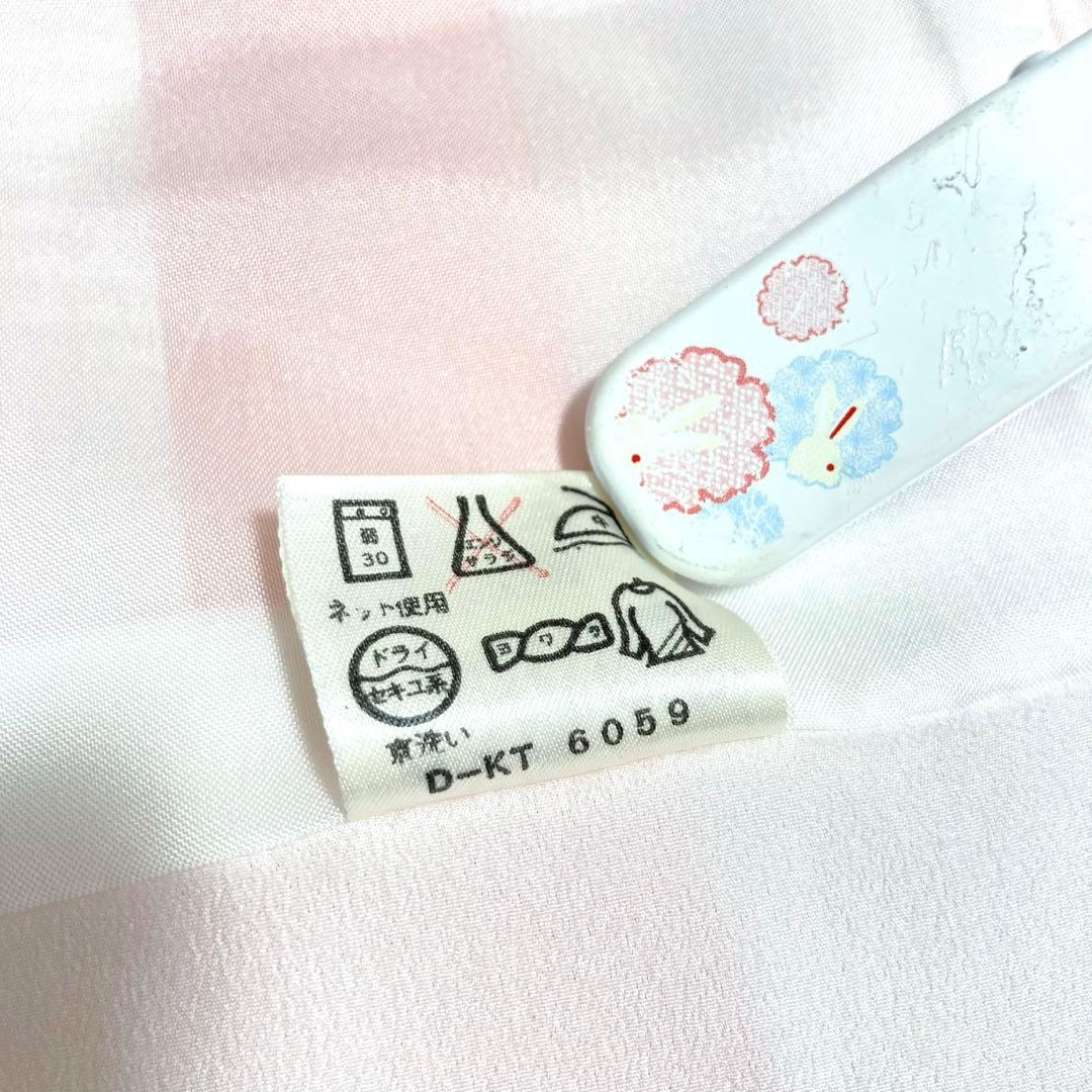 【美品✨】東レシルック　さんび　洗える着物　色無地　薄紅色　よろけ縞地紋　P3