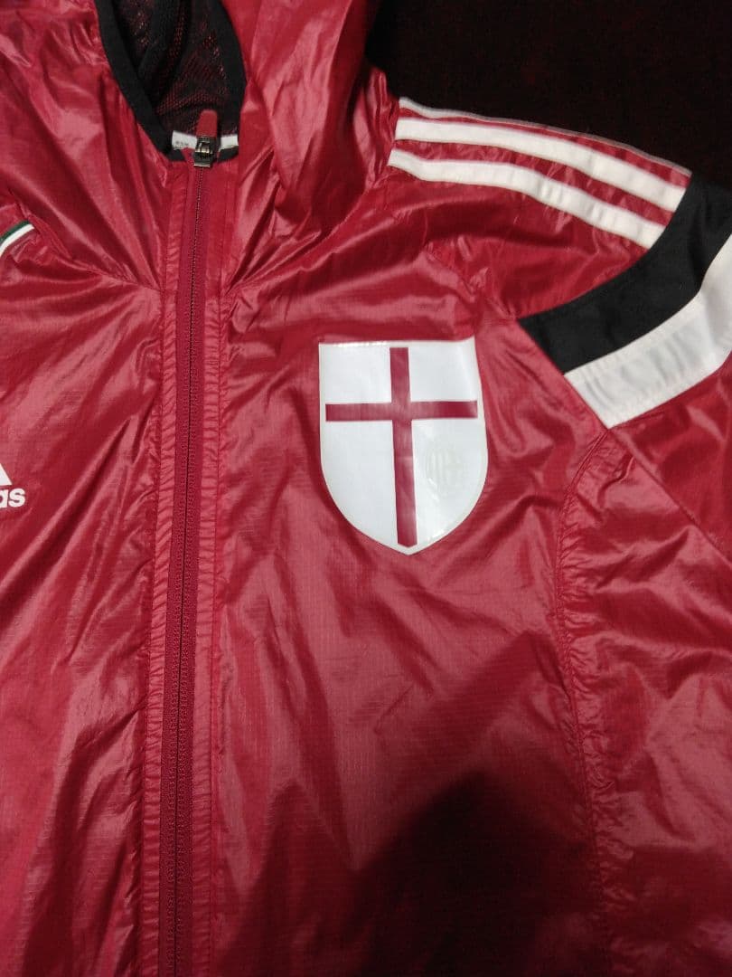 2/8までセール！ACミラン　adidas ウィンドブレーカー　赤