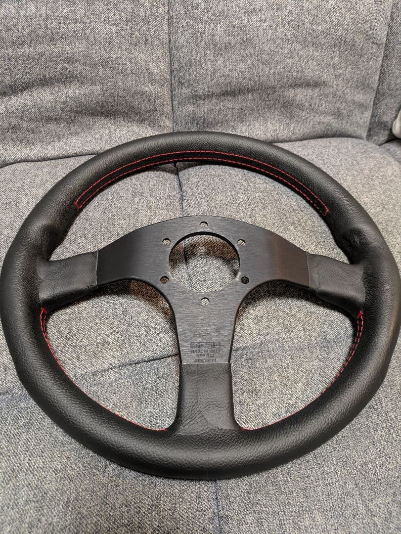MOMO TUNER BK 32Φ