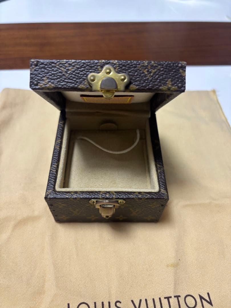 LOUIS VUITTON モノグラム アクセサリーケース非売品　超レア