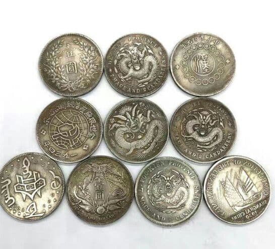 銀元銀貨は箱を持って民国の袁大頭銀元十枚を模倣します