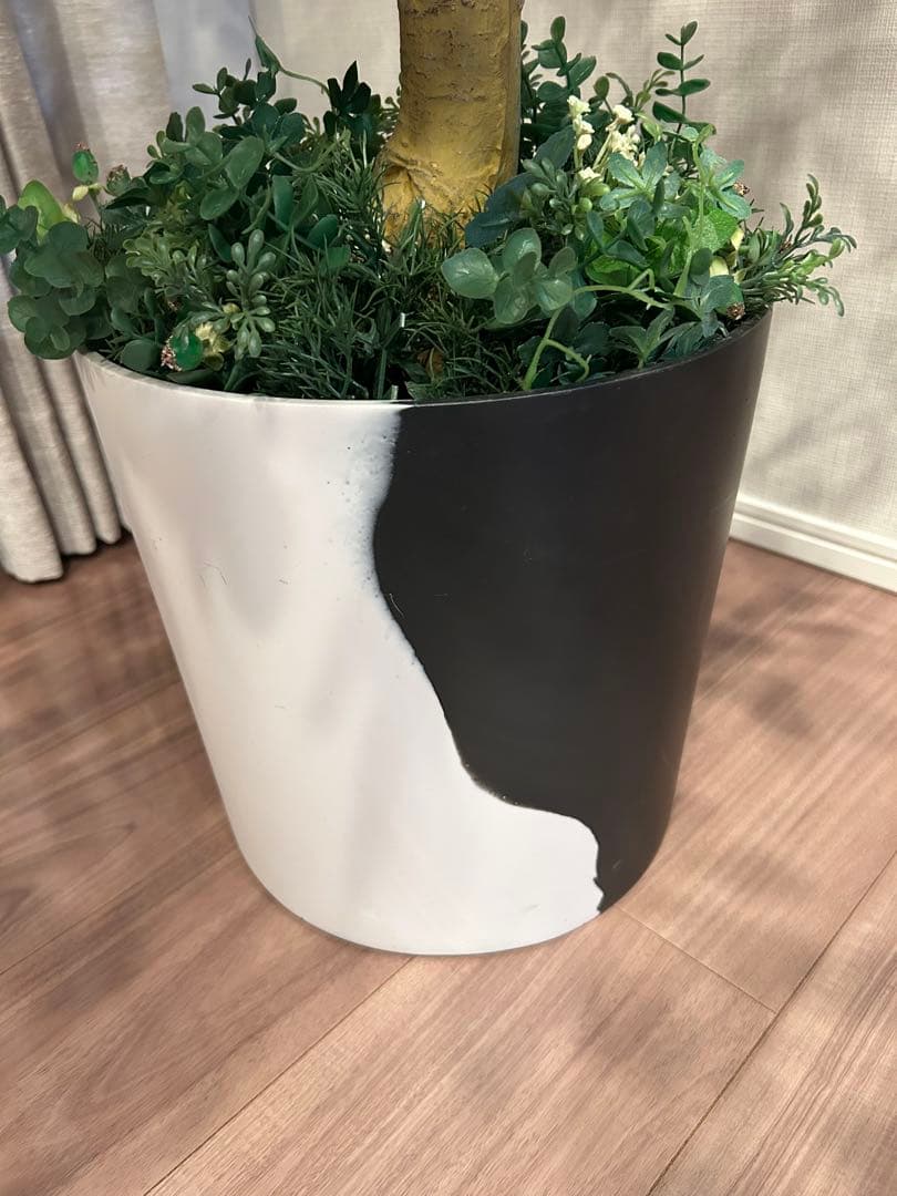 N*e様 人工観葉植物 鉢付き