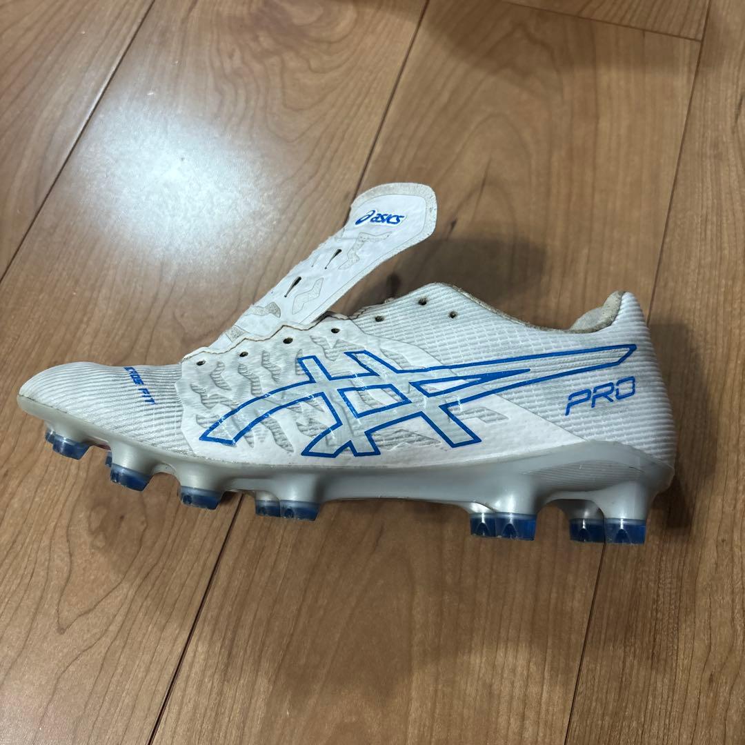 ASICS ACROS PROサッカーシューズ ホワイト/ブルー　24.5センチ