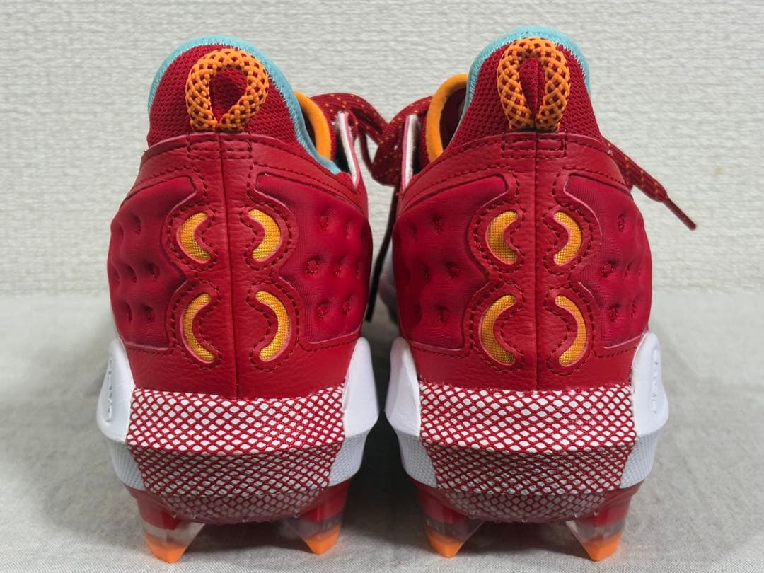 【日本未発売】UNDER ARMOUR 海外モデル スパイク レッド28cm ①