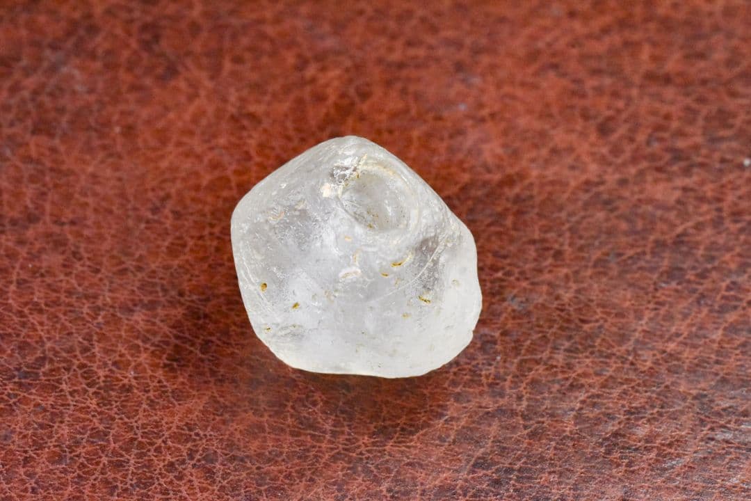 1700年代 ヨーロッパ産 氷砂糖の様な10面体トレードビーズ