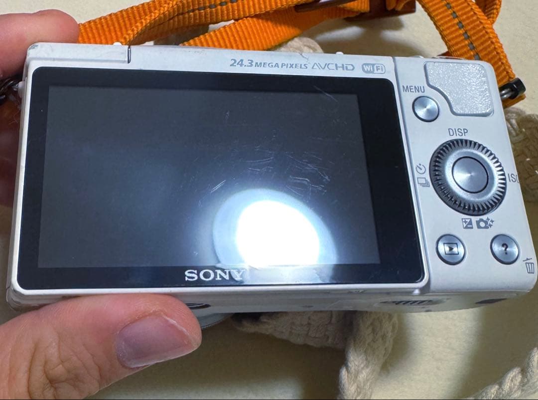SONY α5100 ミラーレスカメラ ホワイト＋バッテリー