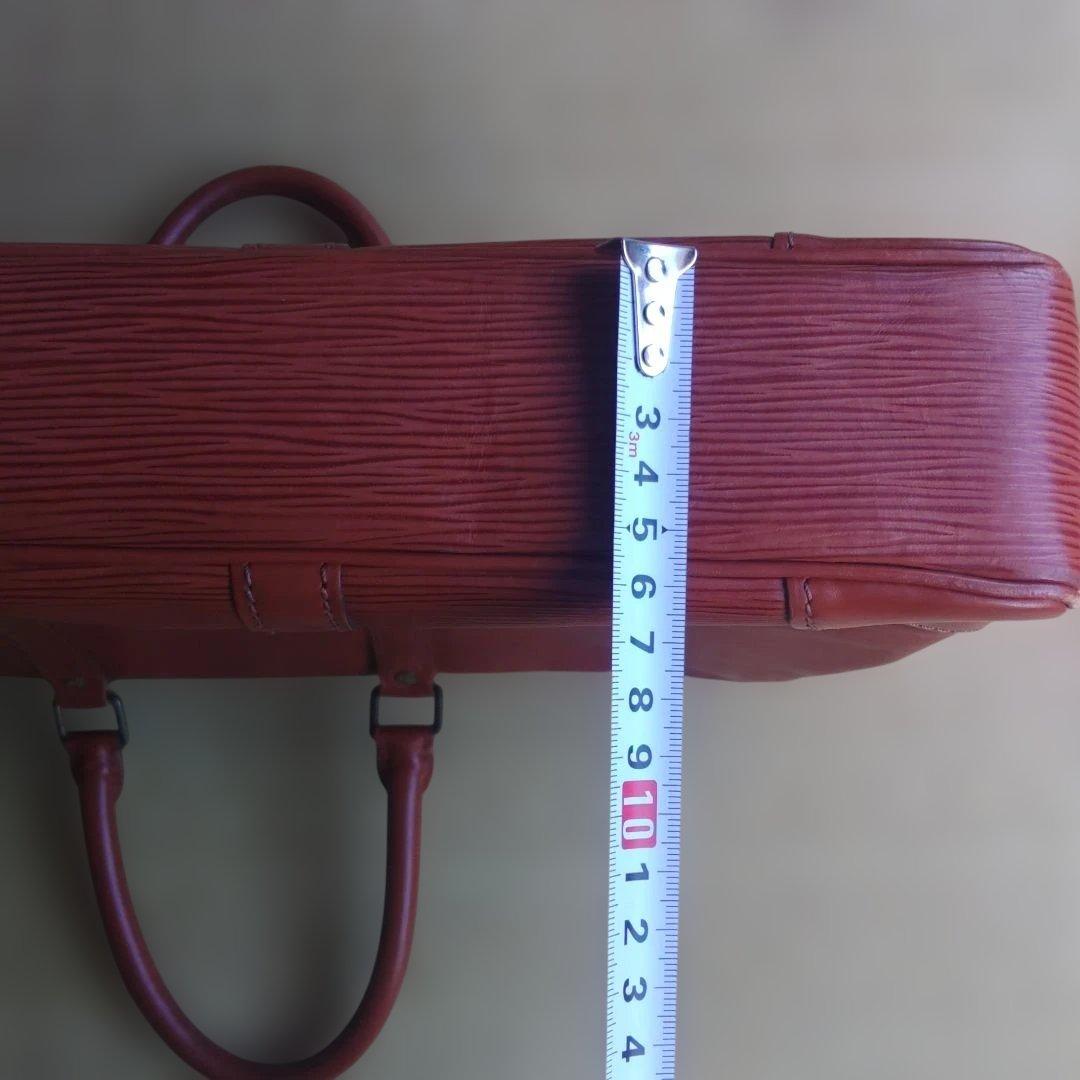 LOUIS VUITTON エピ　ポルト　ドキュマン　ボヤージュ