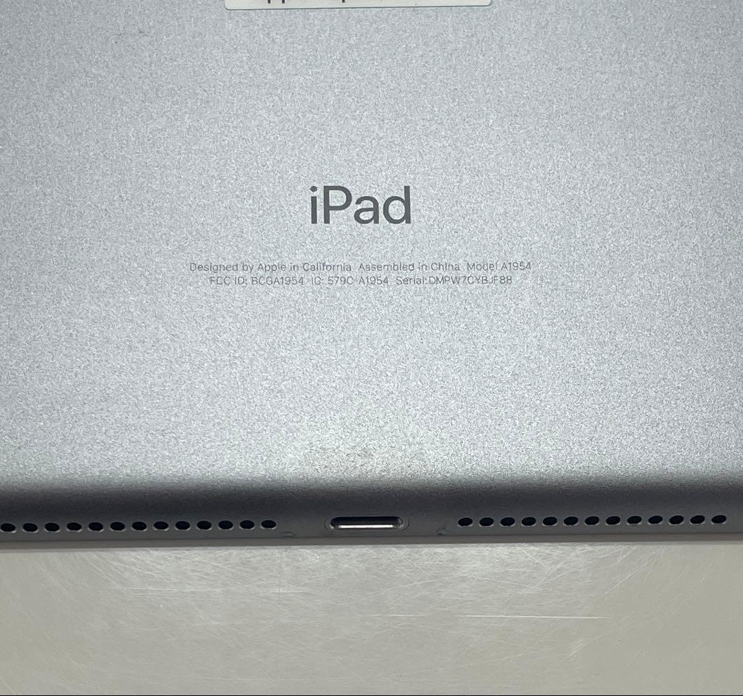 【良品】iPad第6世代32GB wi-fi+cellular simフリー