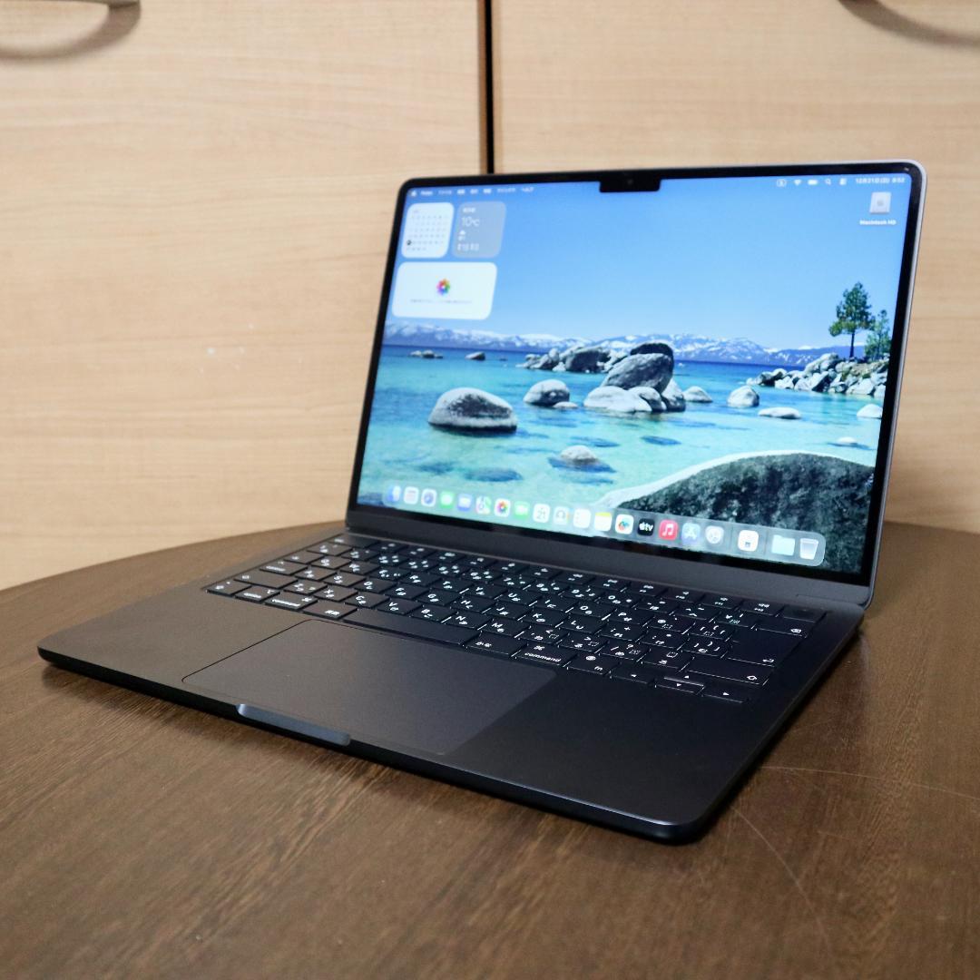★M2 MacBook Air 13.6 （M2/8GB/256GB）箱あり★