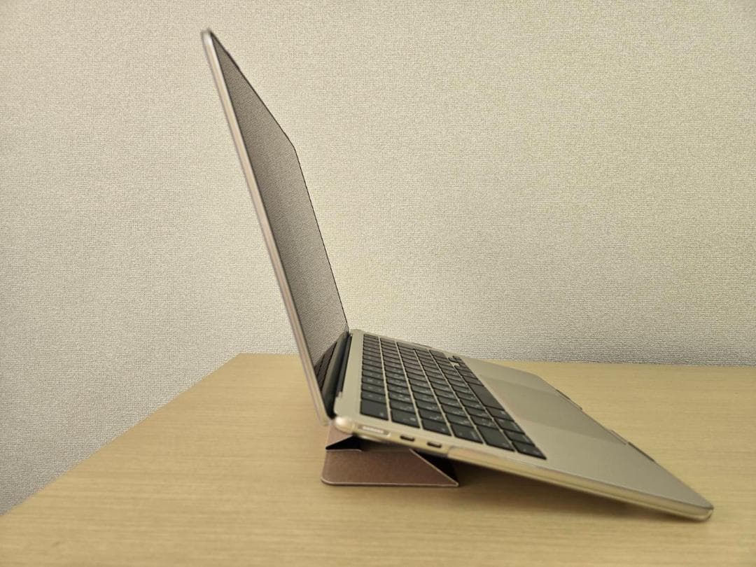 美品 MacBook Air M2 13.6インチ [スターライト]