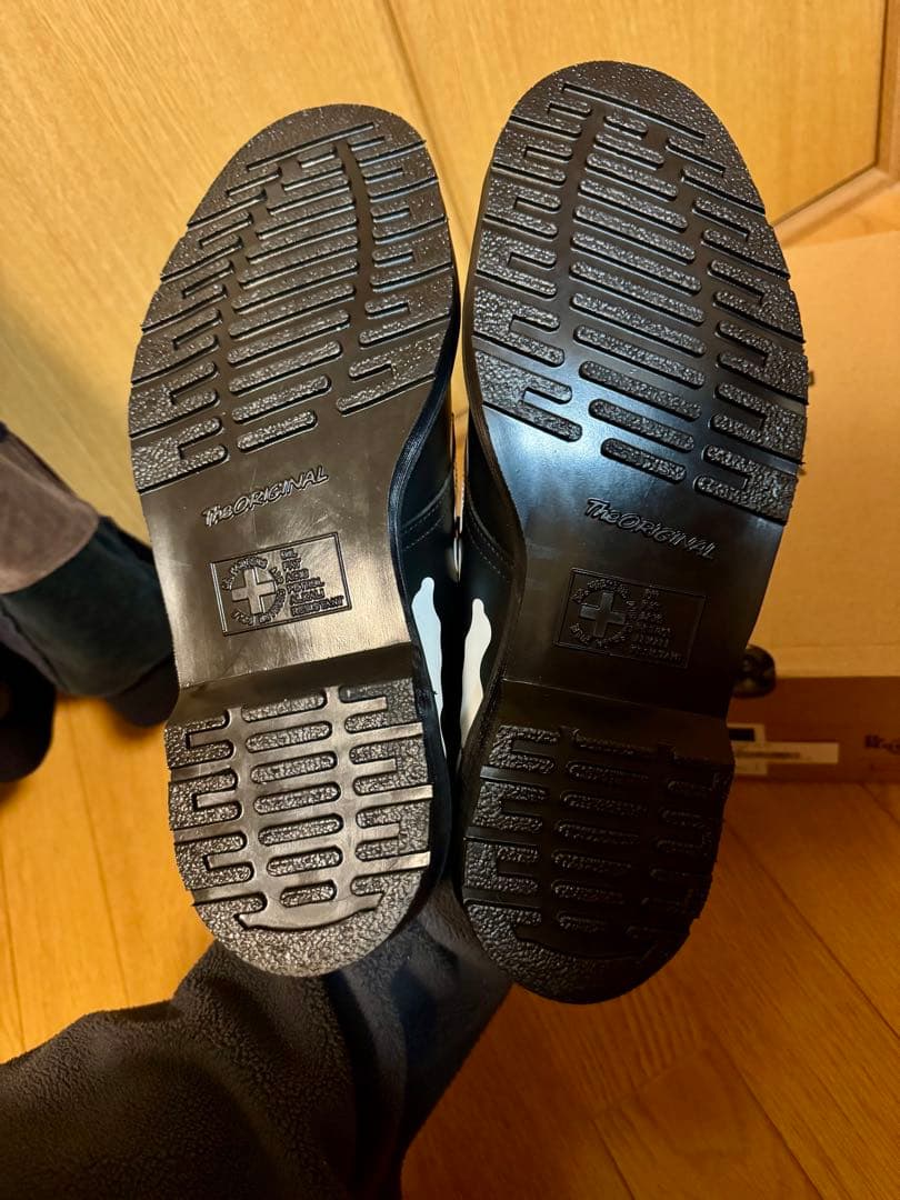 ミロ　Supreme Dr. Martens