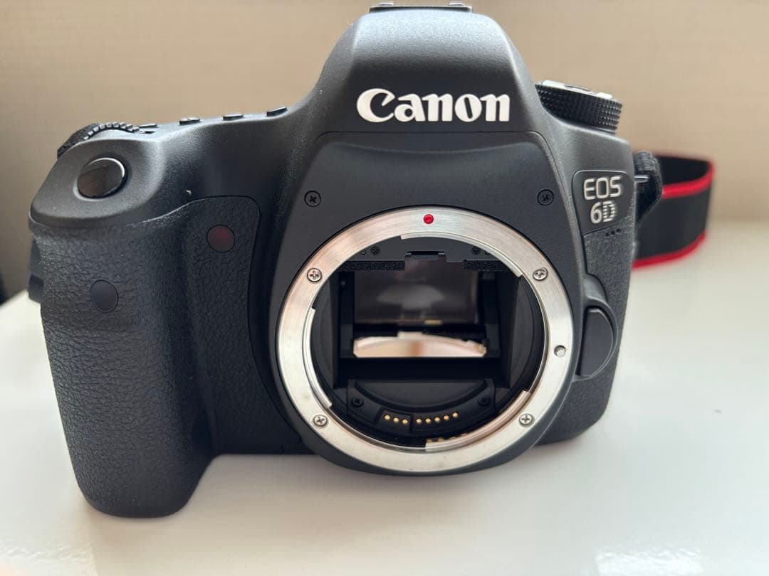 Canon EOS 6D デジタル一眼レフカメラ　本体
