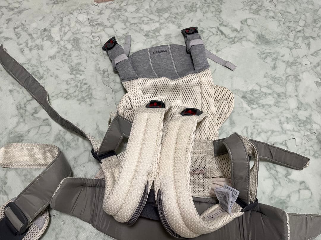 ベビービョルン ハーモニー BABYBJÖRN 通気性メッシュ抱っこ紐 クリーム