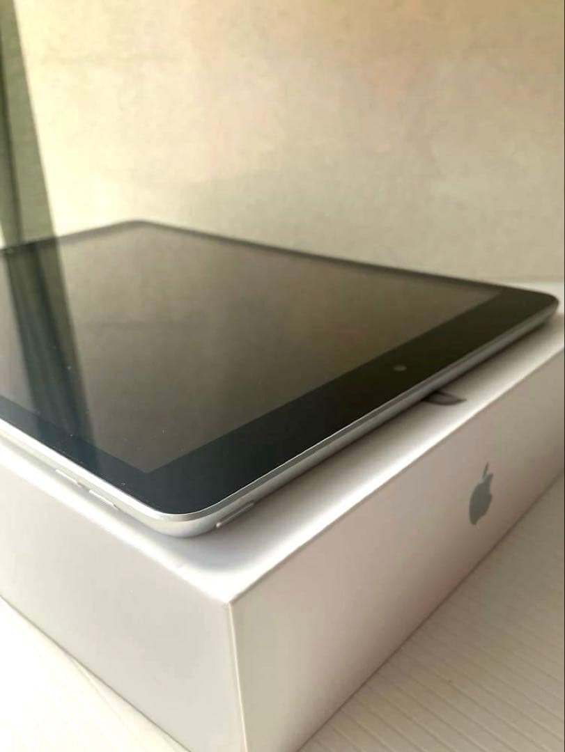 美品✨Apple iPad 第9世代64GB Wi-Fi シルバー箱付属品付
