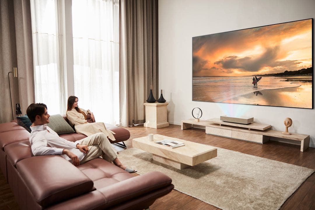 【未使用】LG 超短焦点4Kプロジェクター HU915QE 3700lm 最高峰