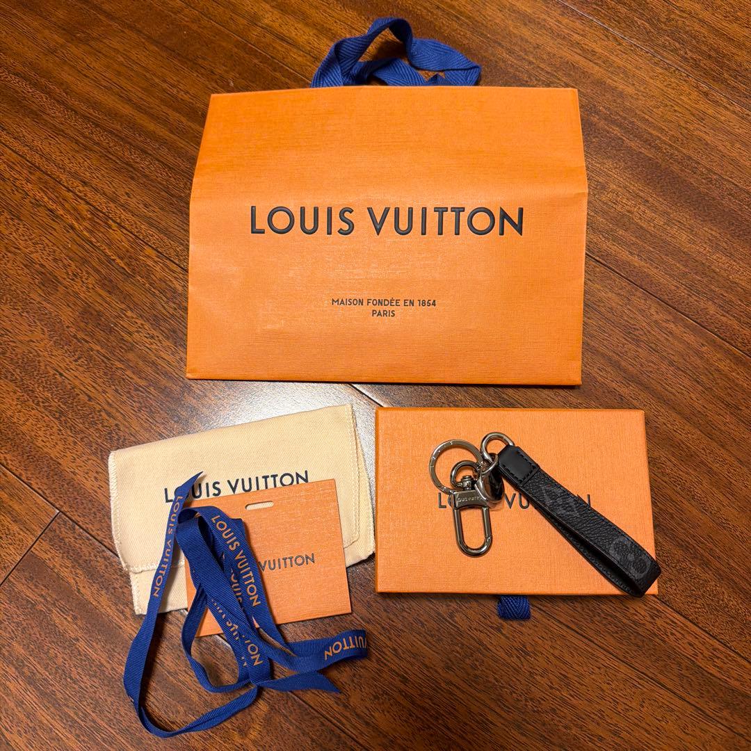 【きえさん専用】LOUIS VUITTON ブラックレザーキーホルダー 未使用