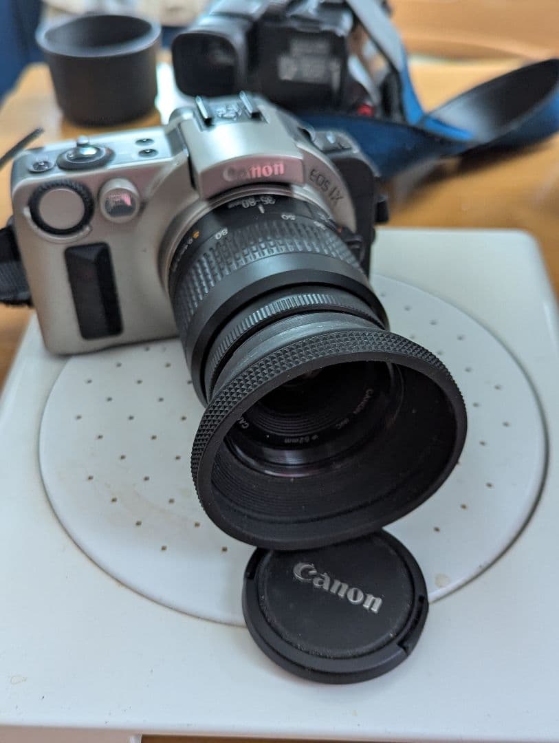 新品ズ−ム35mm~80mmミラーレスフイルムカメラ世界1のキャノンEOSIX