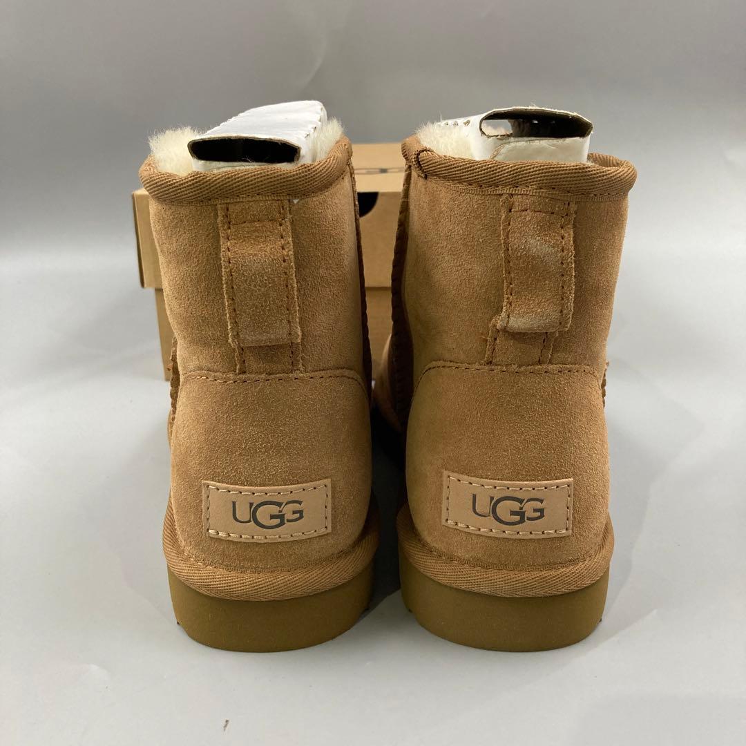 ☆新品未使用　UGG Classic Mini II 25センチ