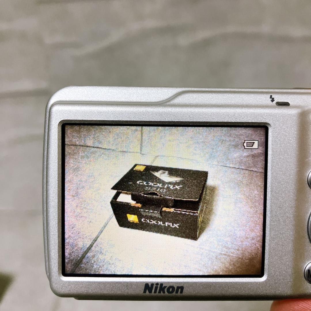 【極美品】ニコン COOLPIX S210 コンパクトデジタルカメラ シルバー