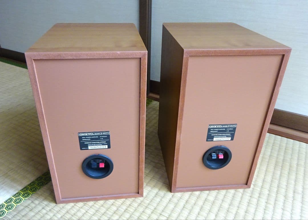 ONKYO スピーカー２台（D-052TX）