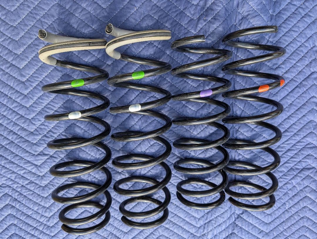 ジムニーシエラ　純正　サスペンションセット