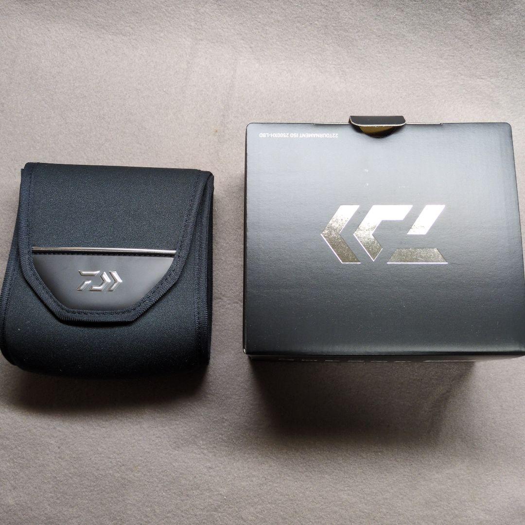 22トーナメント 2500XH−LBD未使用リール