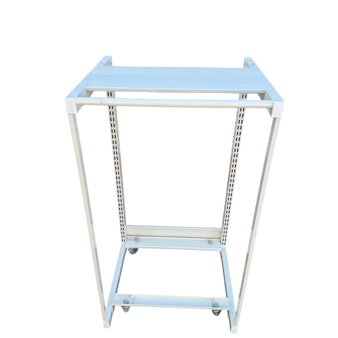 美品 オカムラ 業務用ワインラック キャスター付 多段収納