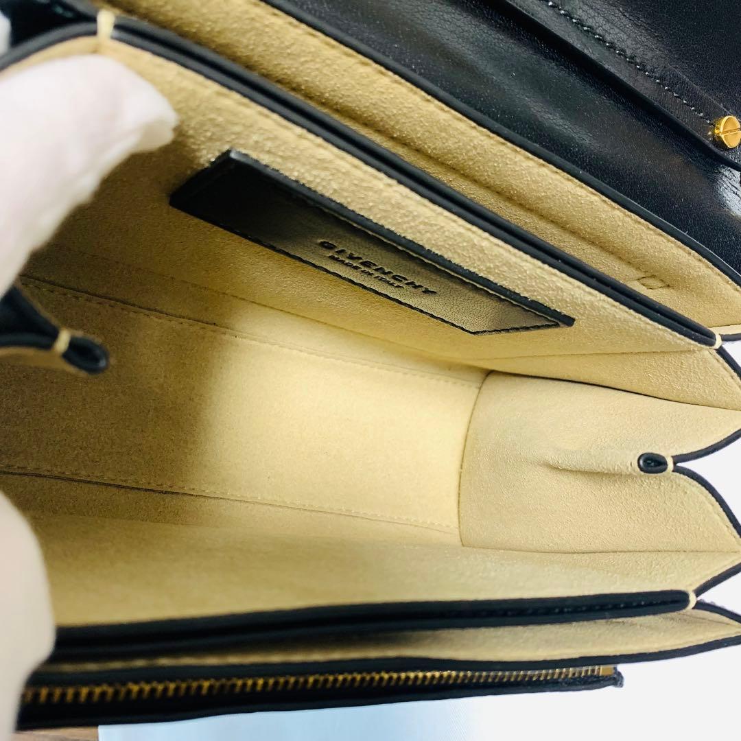 【miiii】GIVENCHY ジバンシィ GV3ショルダーバッグ