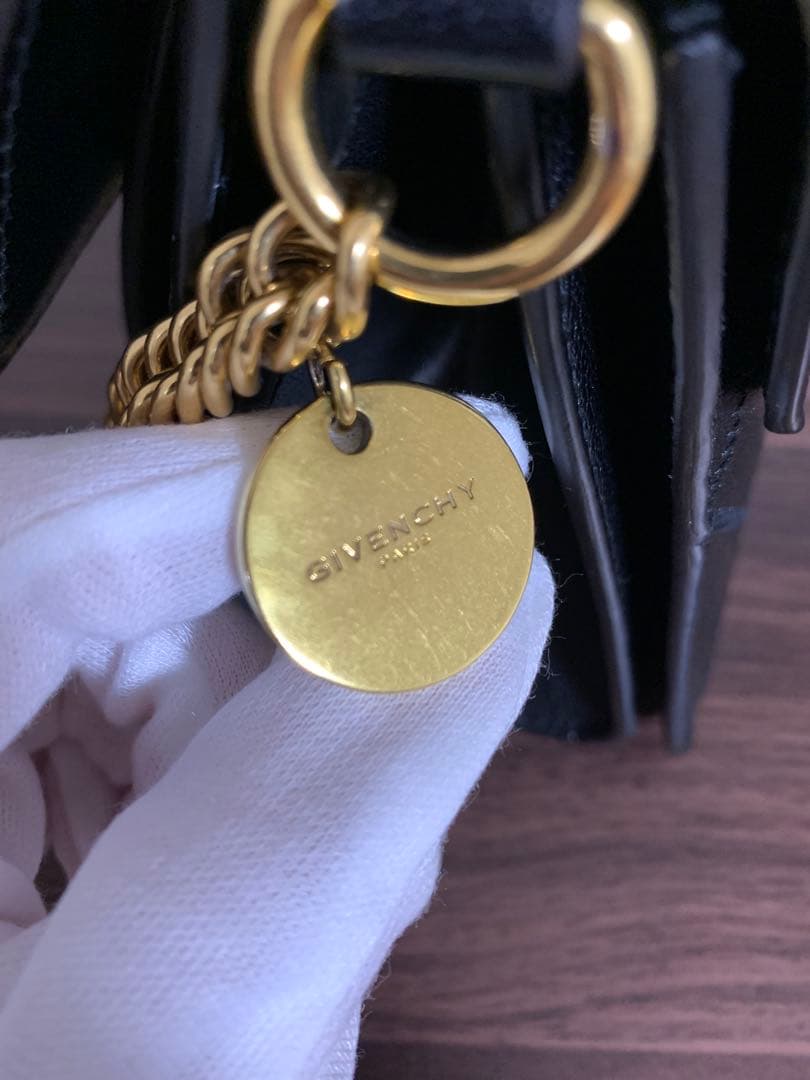 【miiii】GIVENCHY ジバンシィ GV3ショルダーバッグ