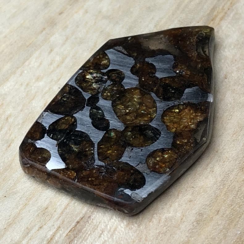 ｎ*＊様 隕石 アルタイ隕石　原皮付き　石鉄隕石　パラサイト隕石　２点　重さ52