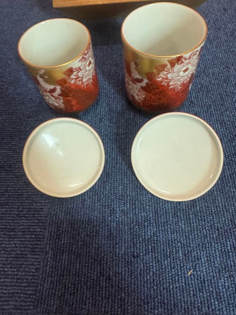 1828  九谷焼　赤絵　夫婦湯呑　蓋付き　金彩　未使用