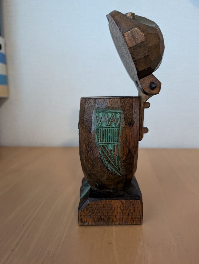 砂澤ビッキデザイン　フクロウ型木製煙草入れ