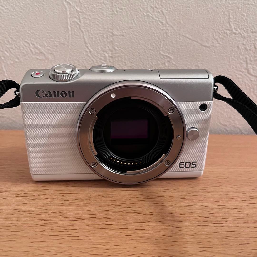 【美品】Canon EOS M100 ミラーレス一眼カメラ ダブルレンズキット