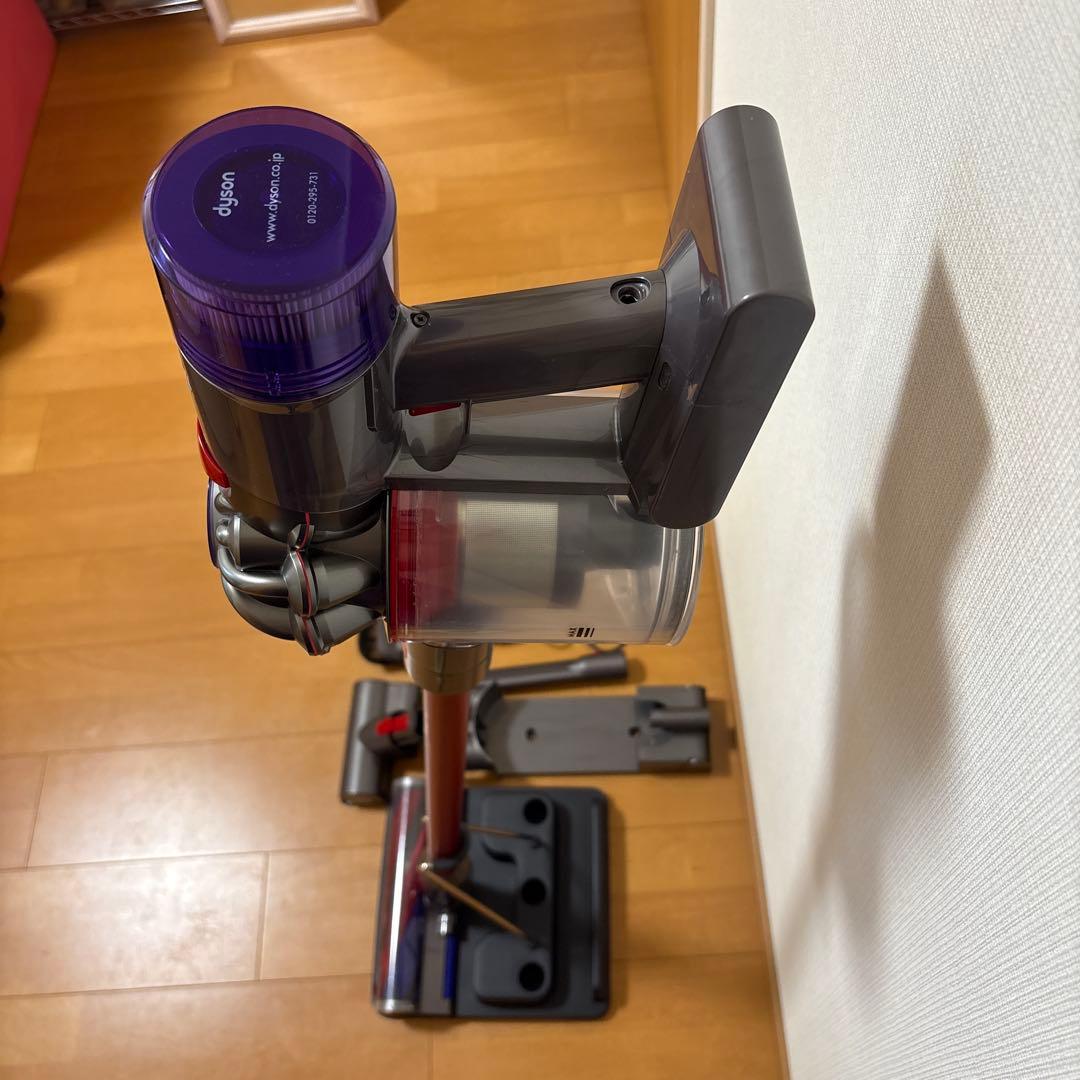 ダイソン V8 slim fluffy コードレスクリーナー 掃除機