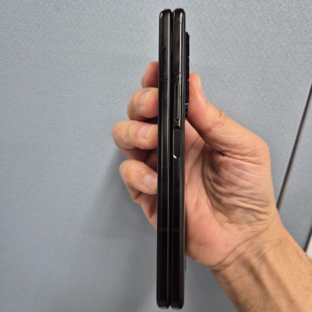 Galaxy Z Fold3 5G 256GB SCG11 au値下げ！