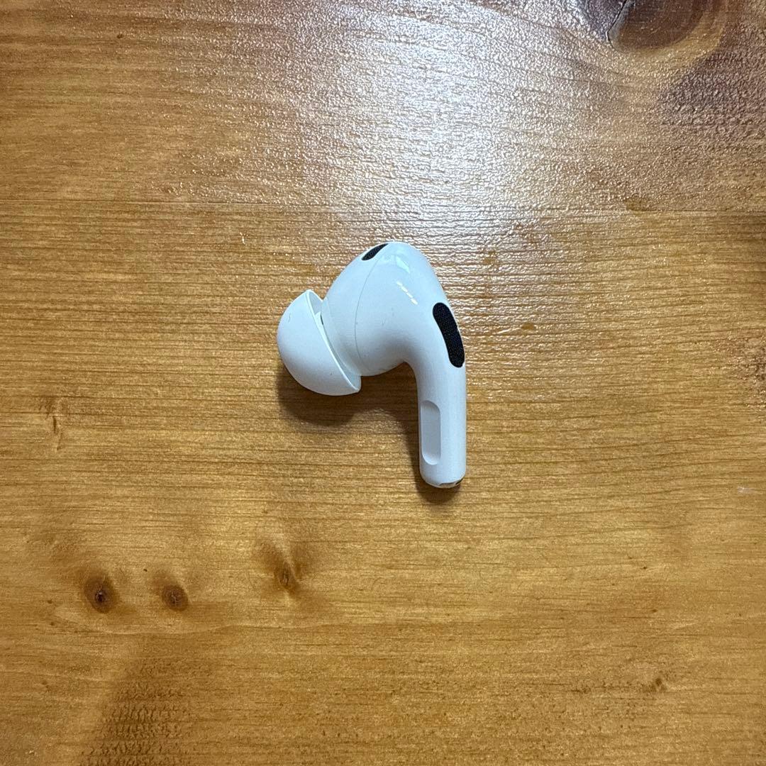 AirPods Pro2 チャージャー + 左耳