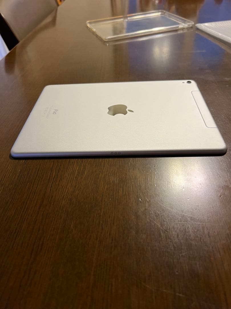 【SIMロック解除済み】 9.7インチ iPad Pro（2016） 256GB