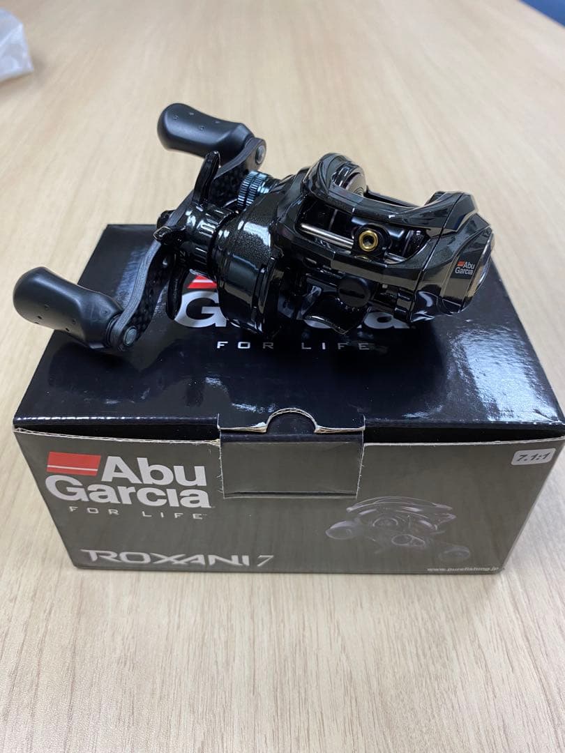 アブガルシア ベイトリール　ロキサーニ7（旧モデル）bf8純正スプール付き
