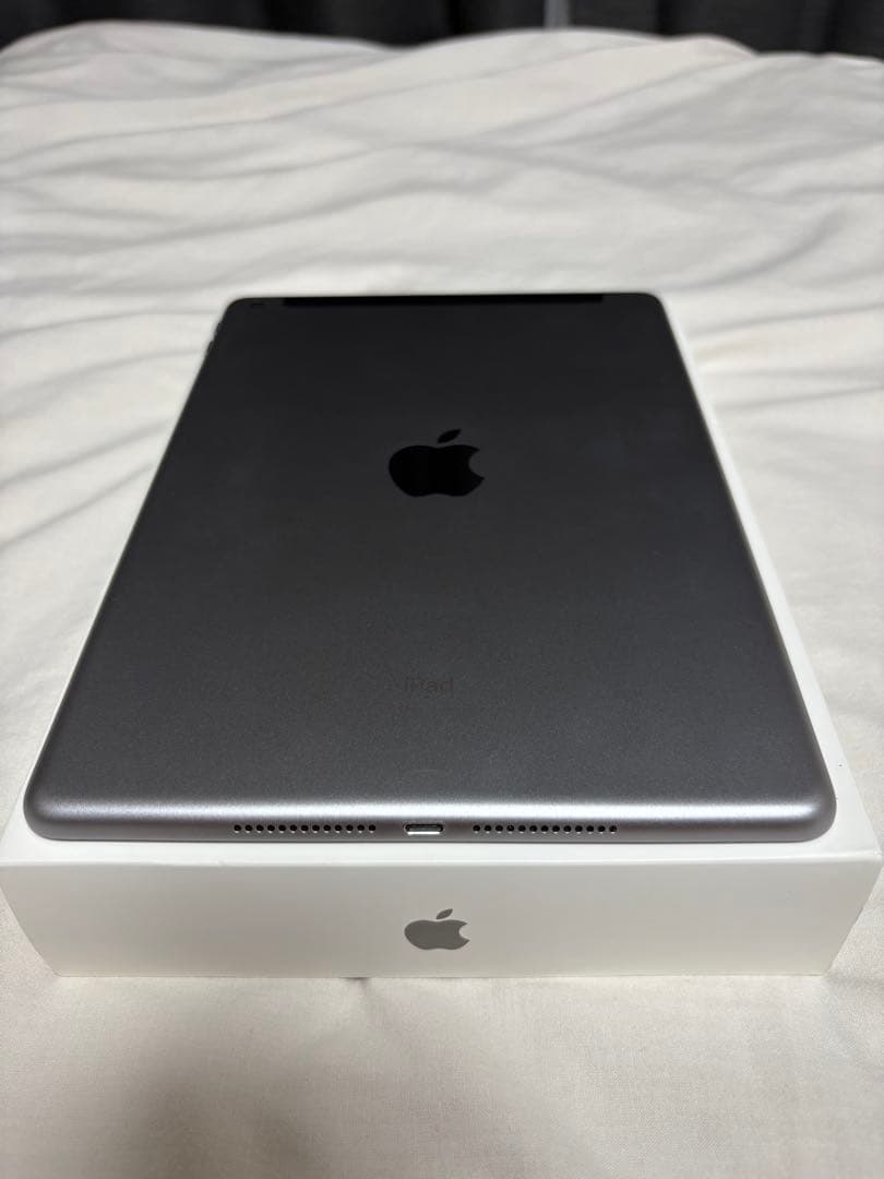 ☆iPad6第6世代128GB WIFIモデル ケース付き