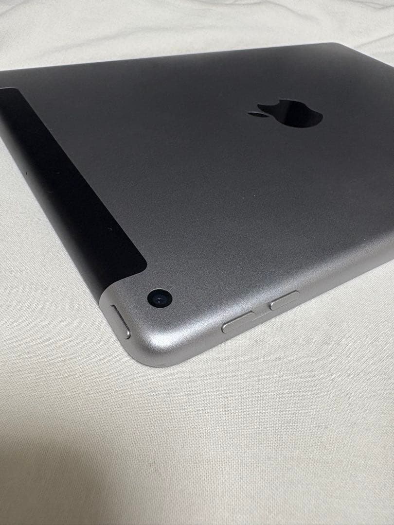 ☆iPad6第6世代128GB WIFIモデル ケース付き