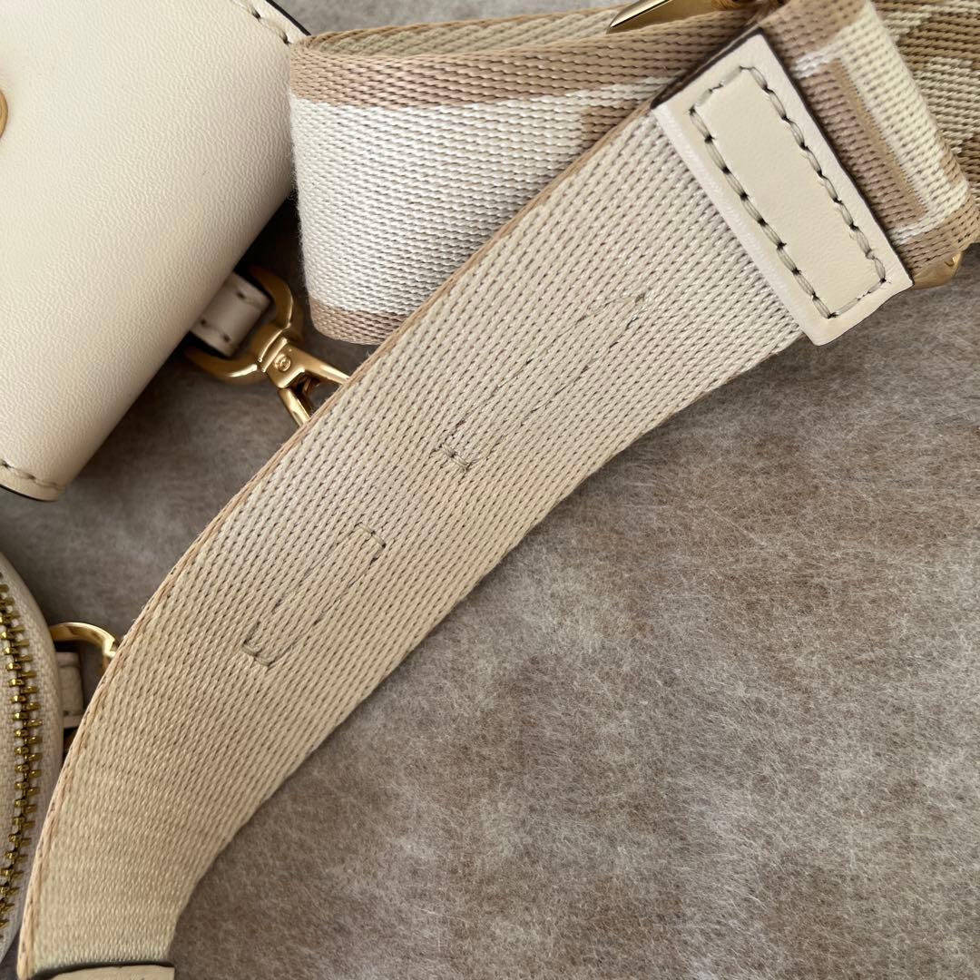 MICHAELKORSボディバッグホワイト系袋付きマイケルコースショルダーバック