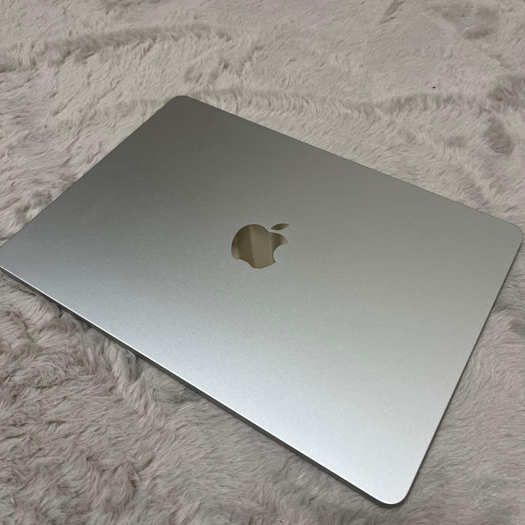 M2チップ搭載13インチMacBook Air - シルバー（おまけ付き)