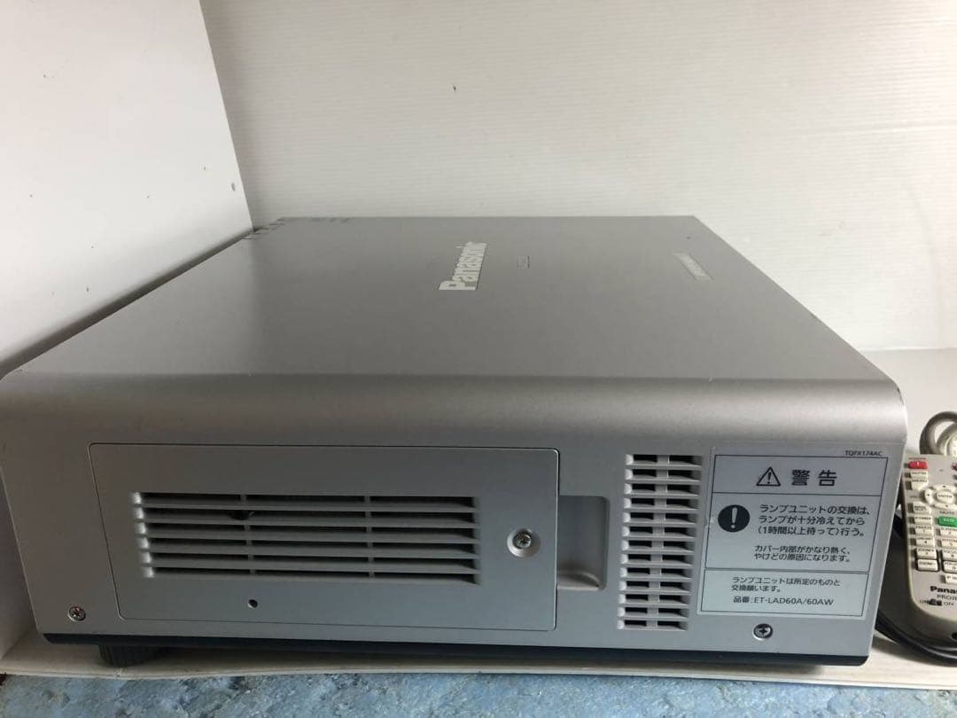 Panasonic PT-DX610S ★6500ルーメン　HDMI 日本製