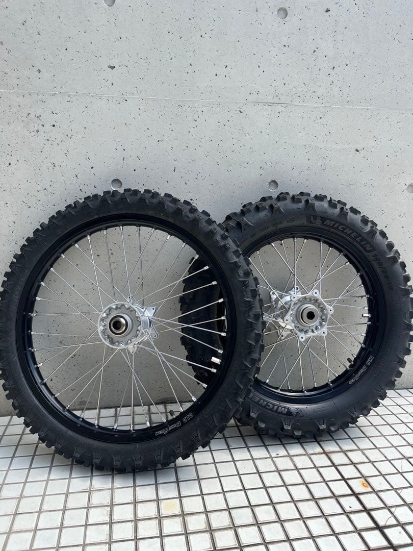 美品！KTM/ハスクバーナ/GASGASエンデューロモデル前後ホイールセット