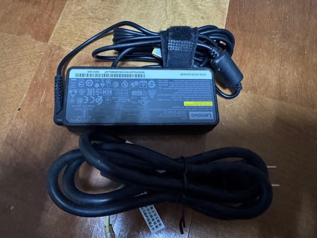 【intel第8世代】Lenovo ThinkCentre M720q 10T8