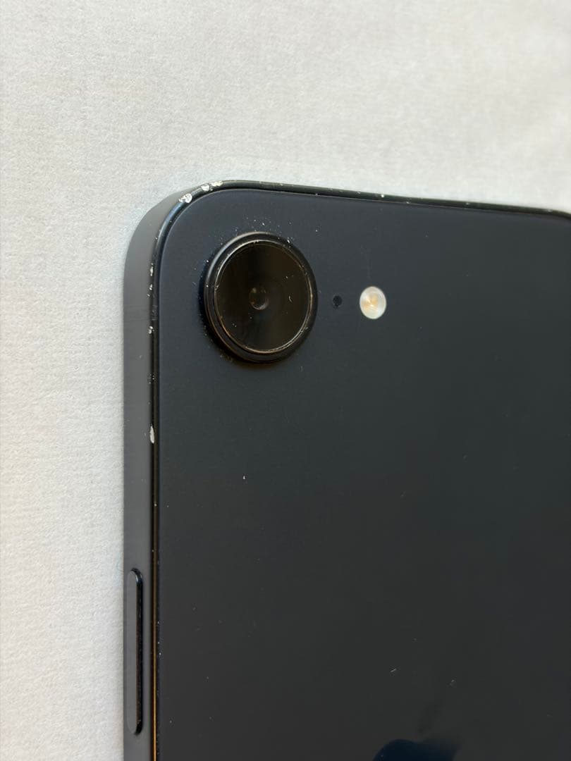 iPhone 16e 本体