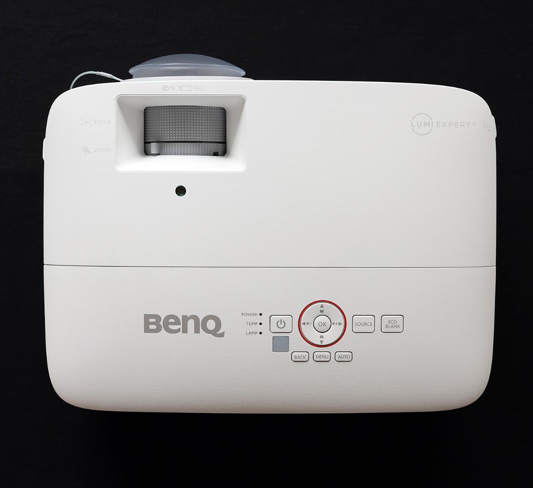 BenQ プロジェクター　TH671ST