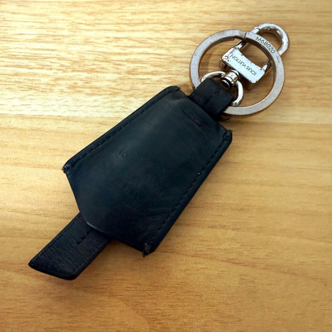 ルイヴィトン キーホルダー LV クロッシュ クレ キーリング 黒