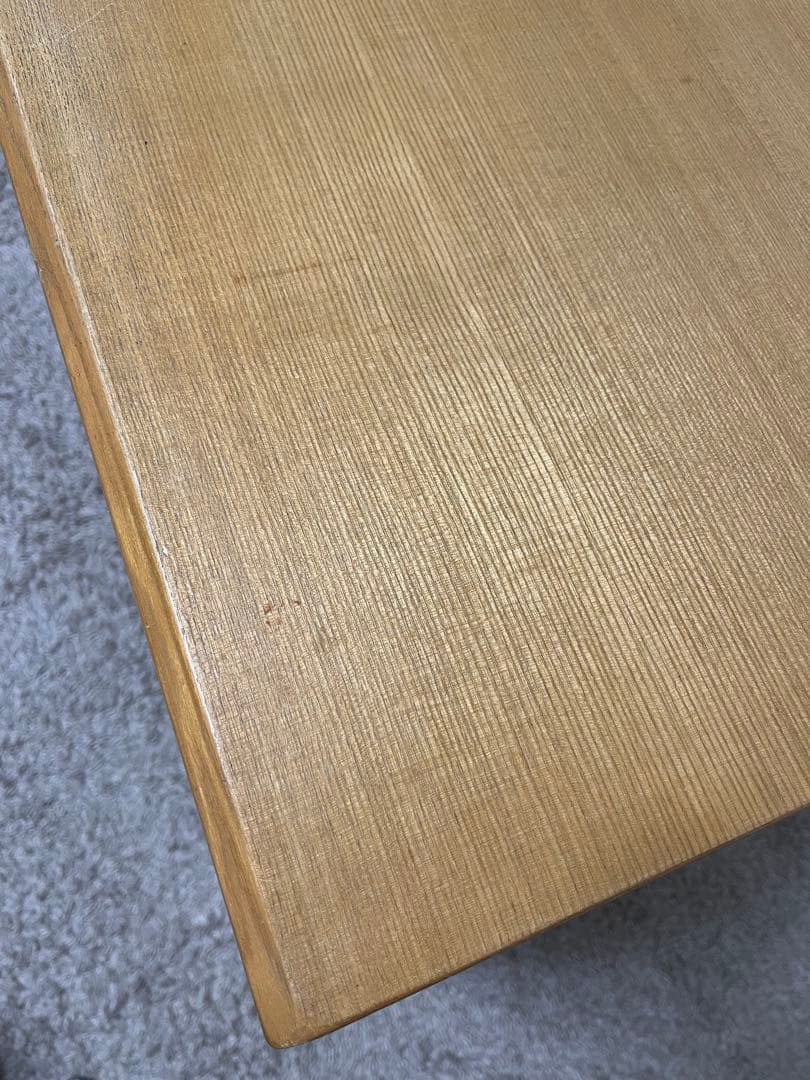 ナチュラルウッドの学習机　ヒカリサンデスク