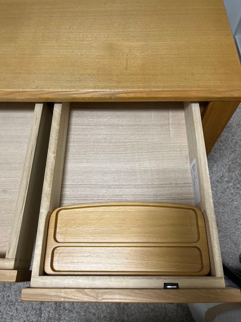 ナチュラルウッドの学習机　ヒカリサンデスク